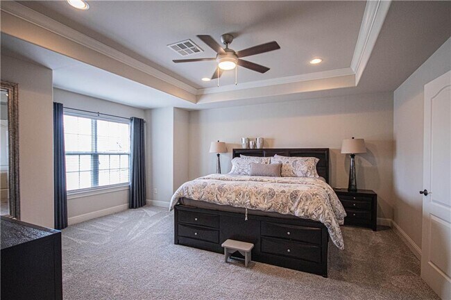 Building Photo - 612 SW 5th St