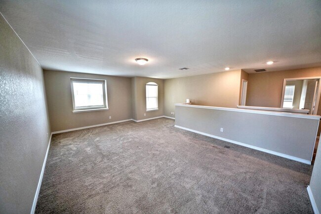 Building Photo - Beautiful 3-Bedroom Home with Flex Space i...