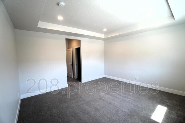 Building Photo - 3045 S Honeycomb Way