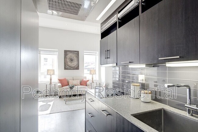 Building Photo - 2422 17th St NW