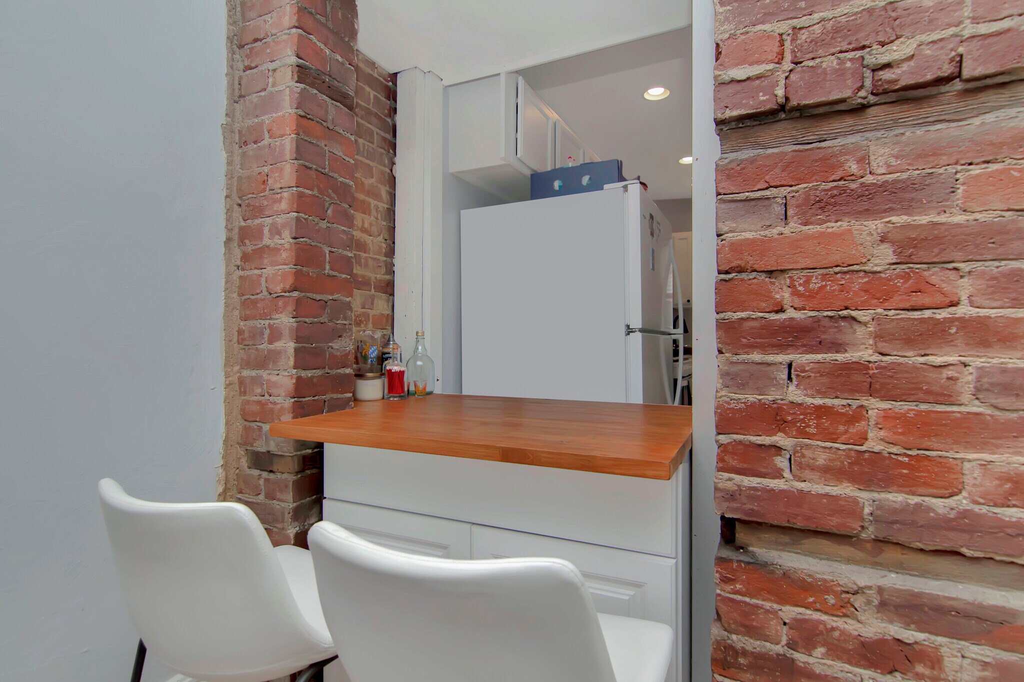 Building Photo - 452 42nd St