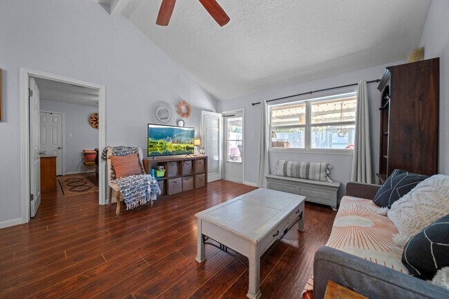 Building Photo - 8606 Twisting Vine Ln