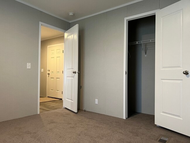 Building Photo - 50 Ash Ave