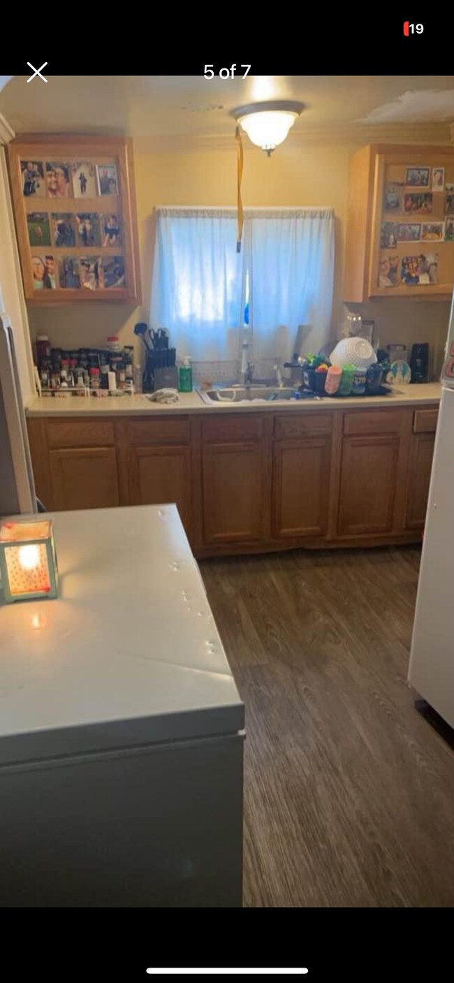 Building Photo - 453 Oak St