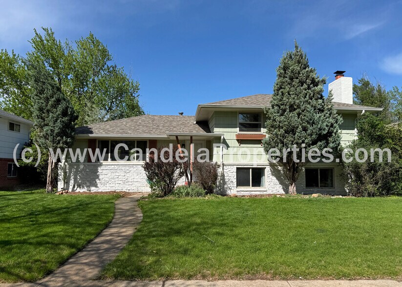 Primary Photo - 1021 Adams Dr