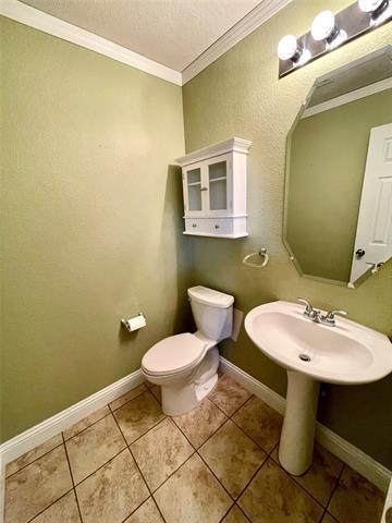 Building Photo - 2605 Cattleman Dr