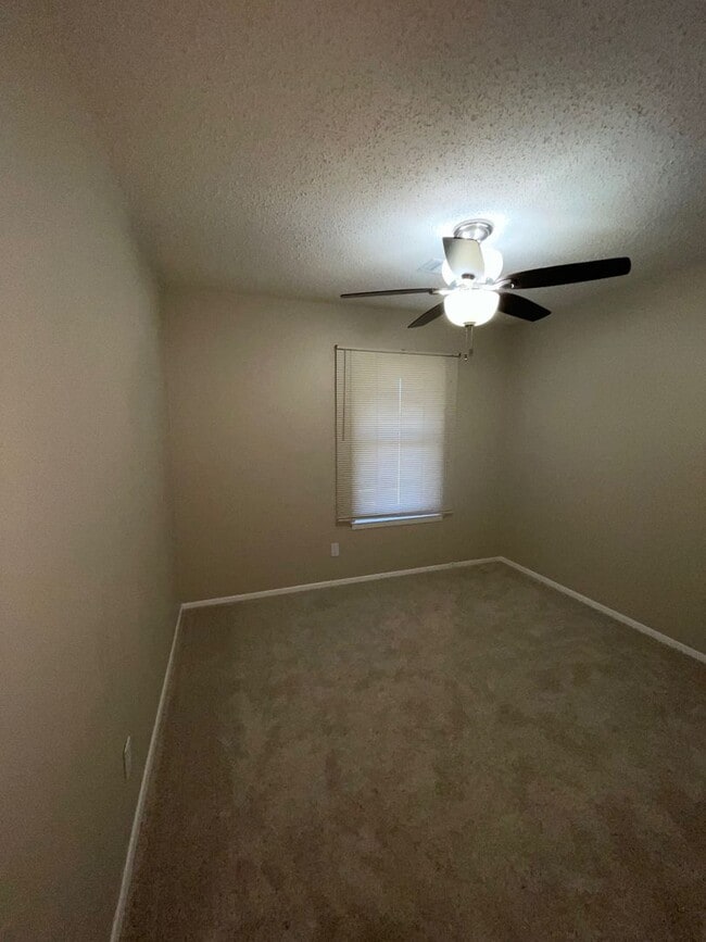 Building Photo - 1101 Lehman Dr