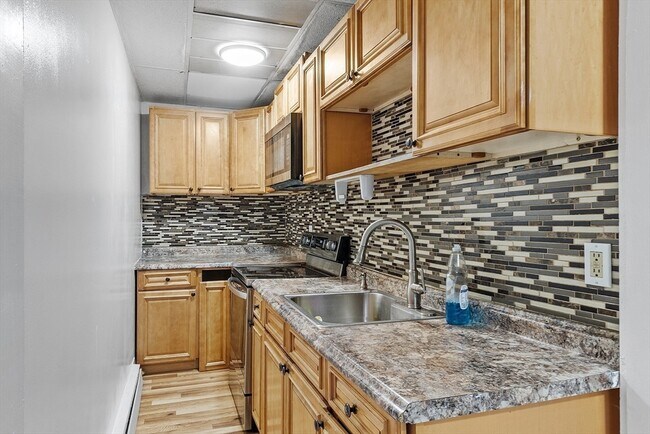 Building Photo - 27-29 Chadwick St