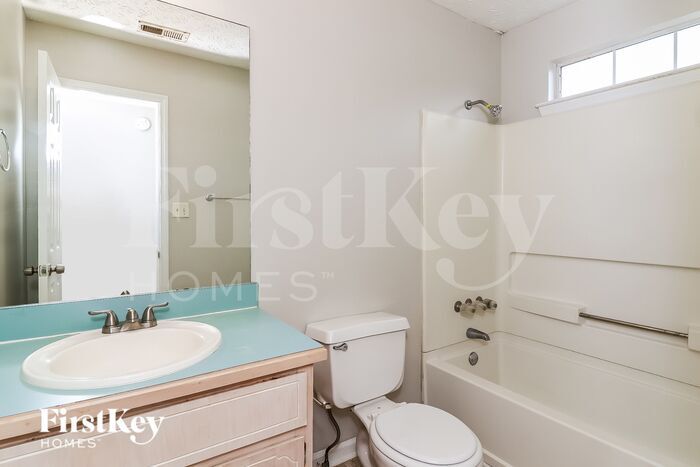 Building Photo - 7185 E Village Ct