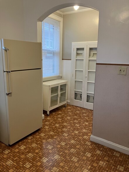 kitchenette - 121 W 33rd St