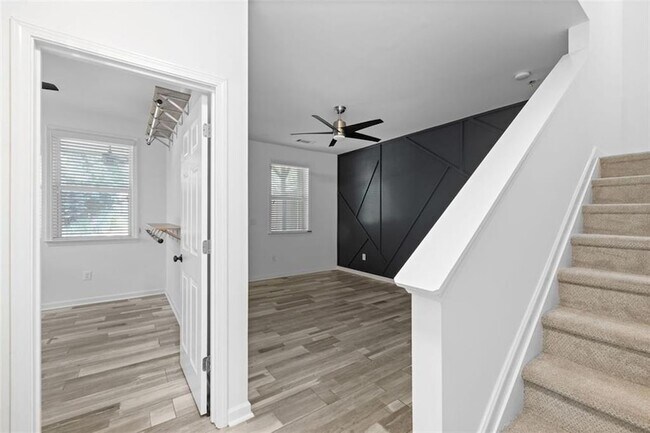 Building Photo - 4228 Laurel Creek Ct SE
