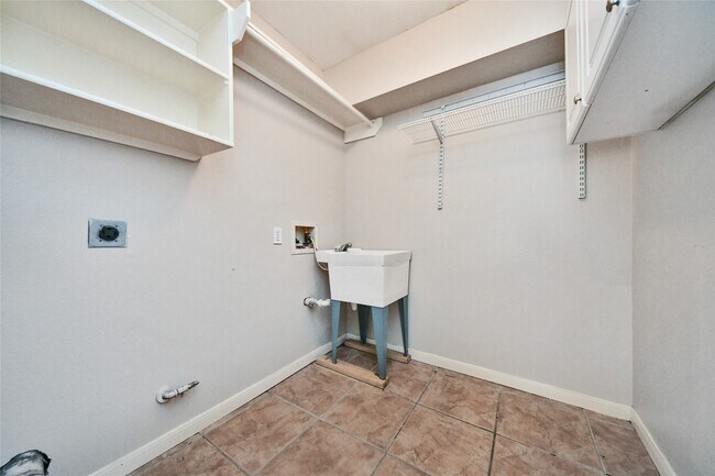 Building Photo - 2602 Desert Sage Dr
