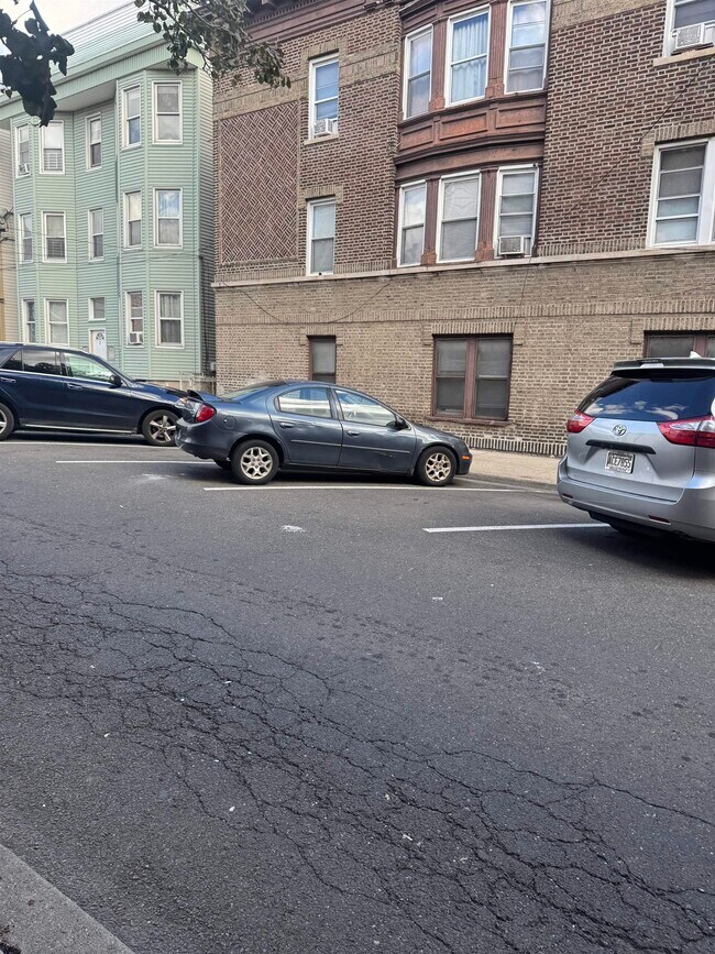 Building Photo - 770 Harrison Ave