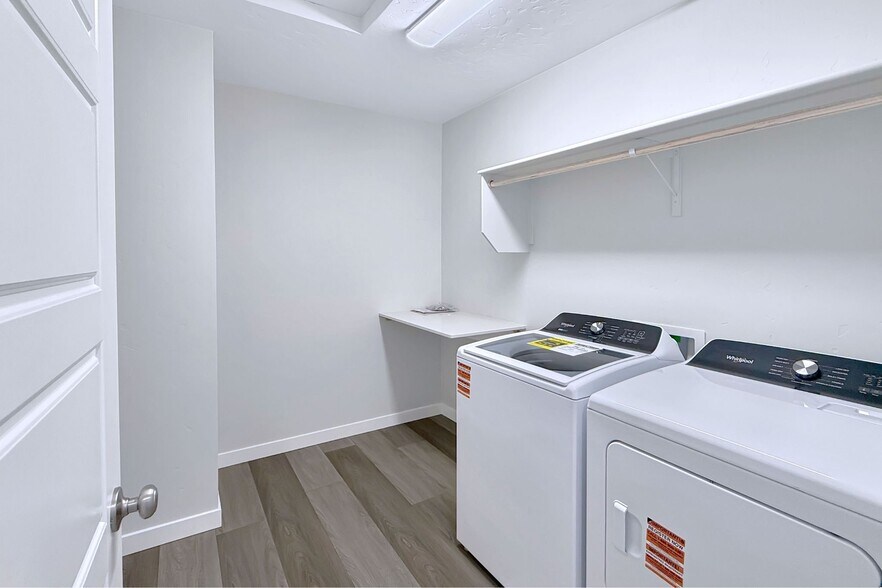 Building Photo - 10539 W Teratai St