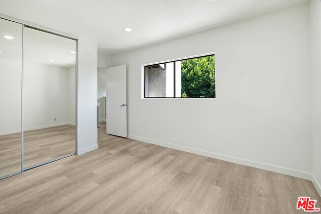 Building Photo - 18445 Hatteras St