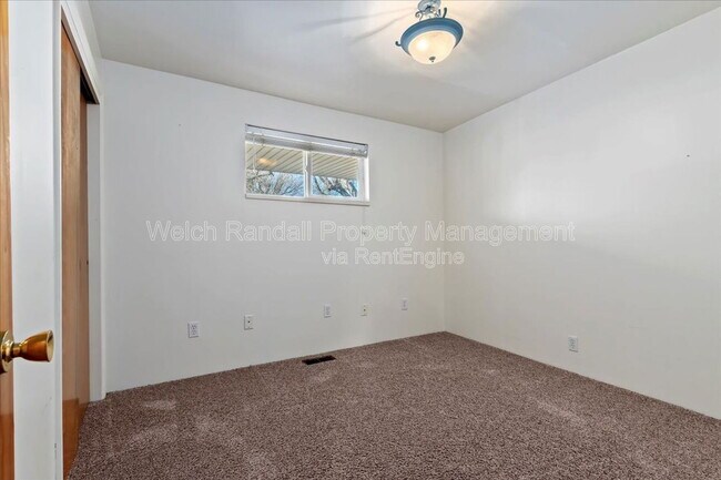 Building Photo - 506 N Geneva Rd