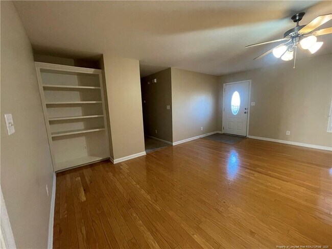 Building Photo - 1932 Lioncoward Dr