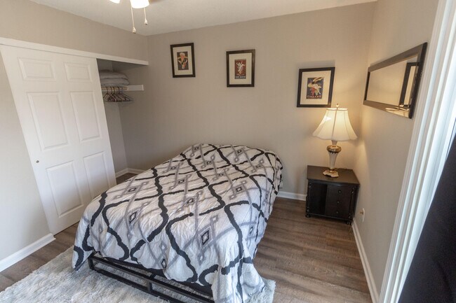 Building Photo - 105 N Garth Ave