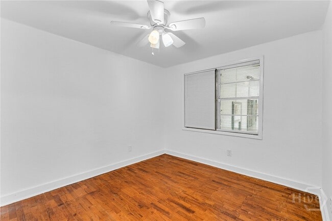Building Photo - 819 W 51st St