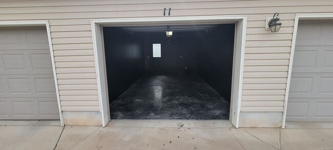 Building Photo - $1,000 Amazon Gift Card Upon Move-In | Spacious 3 Bed / 2.5 Bath Home in South Weber