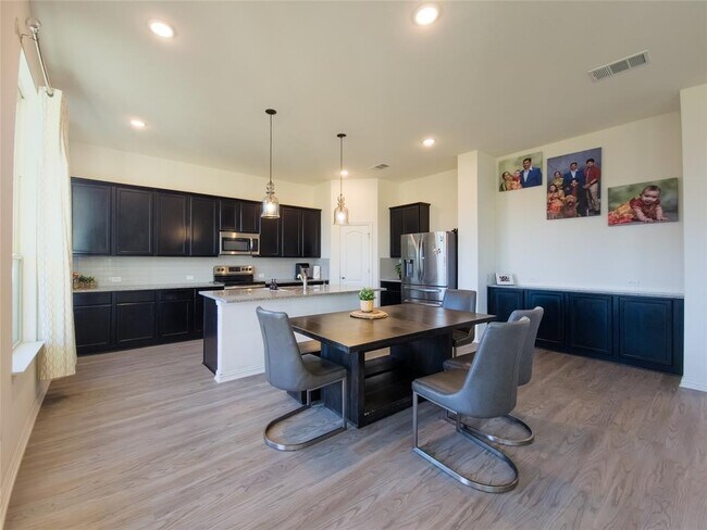 Building Photo - 627 Pheasant Hill Ln