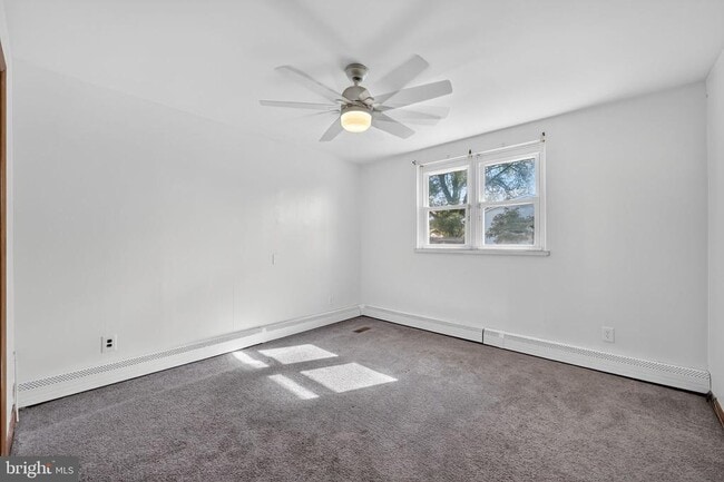 Building Photo - 8402 Holman Ave