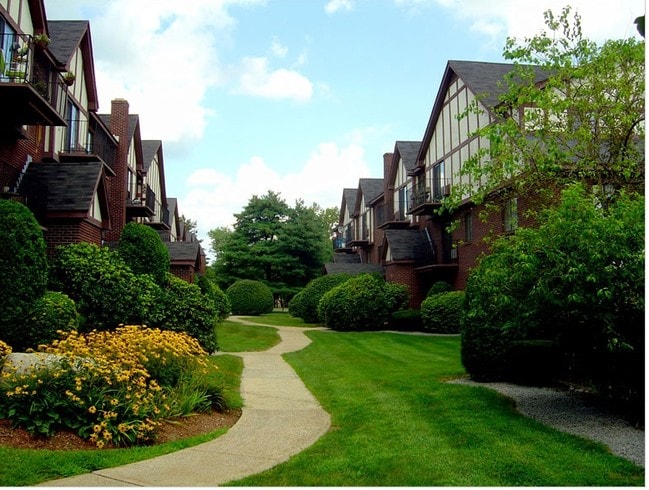 Building Photo - Rivers Edge Apartments