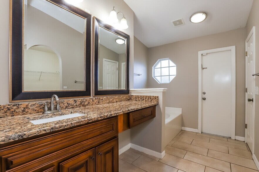 Building Photo - 1106 Soaring Osprey Way