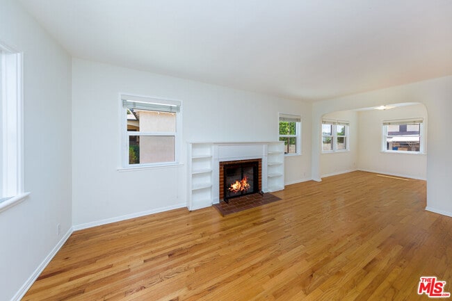 Building Photo - 6506 W 82nd St