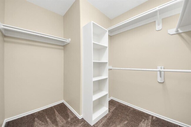 Building Photo - 8763 Thistlemoor Ln