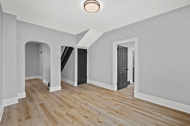 Building Photo - Stunning 3 bedroom home in McKees Rocks available May 15!