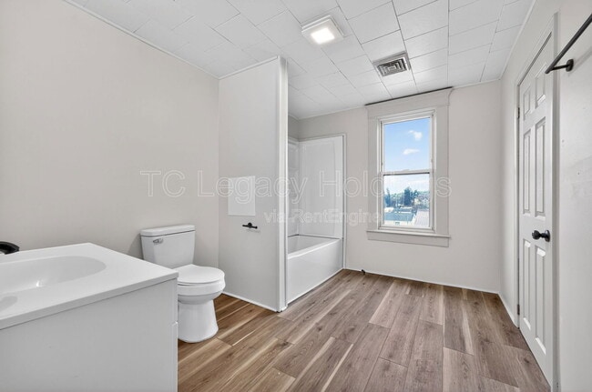 Building Photo - 1409 Hamill Ave