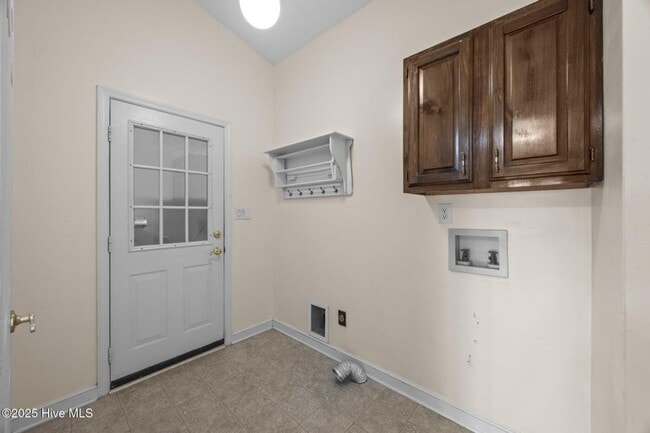 Building Photo - Canebrake