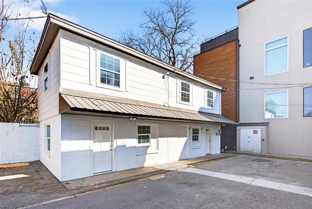 Building Photo - 439 W 9th St