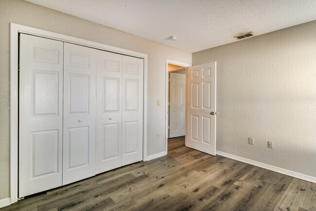 Building Photo - 3352 Bluestone Ave