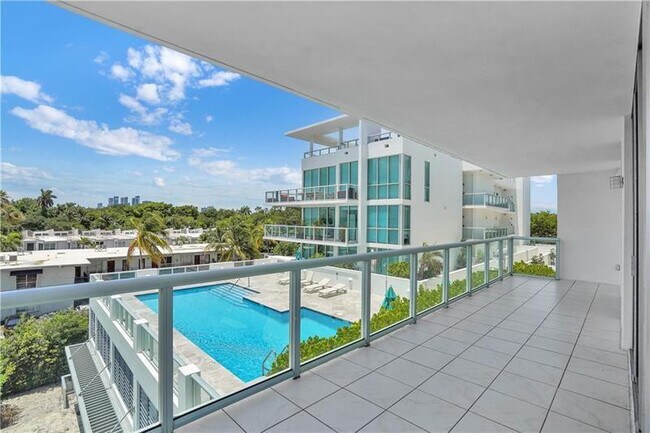 Building Photo - 720 NE 62nd St