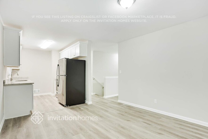 Building Photo - 2369 Brentford Pl