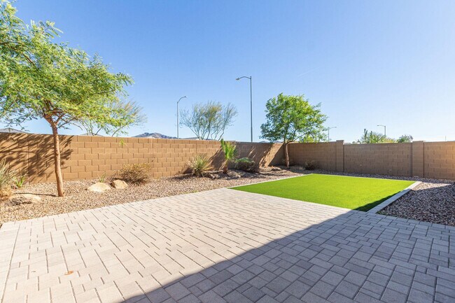 Building Photo - 10617 S 55th Dr