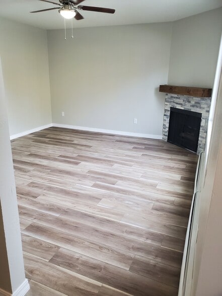 Building Photo - 625 E 22nd Ave