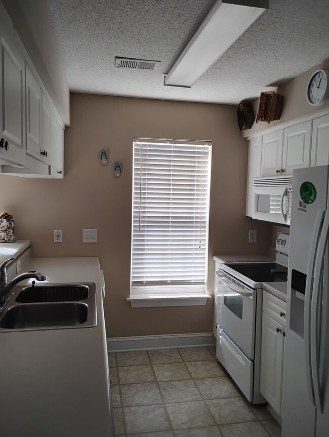 Building Photo - WOODMOOR DRIVE