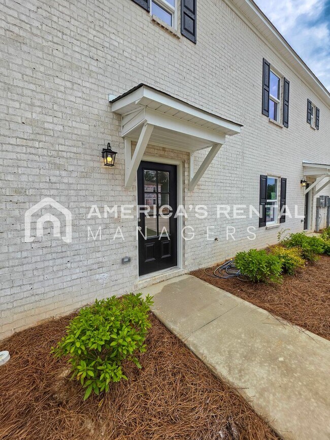 Building Photo - 97 Park Dr S