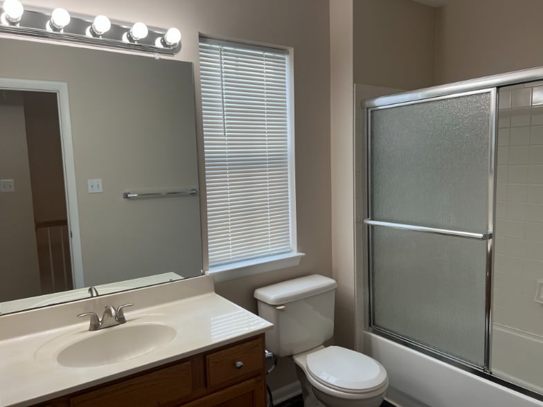 Building Photo - 18013 Royal Bonnet Cir