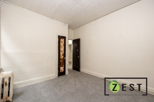 Building Photo - 4016-18 Hogarth