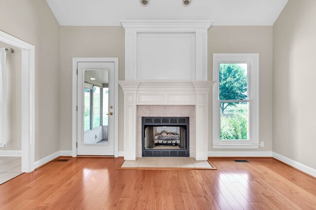Building Photo - Beautiful Home on a Quiet Cul-de-sac