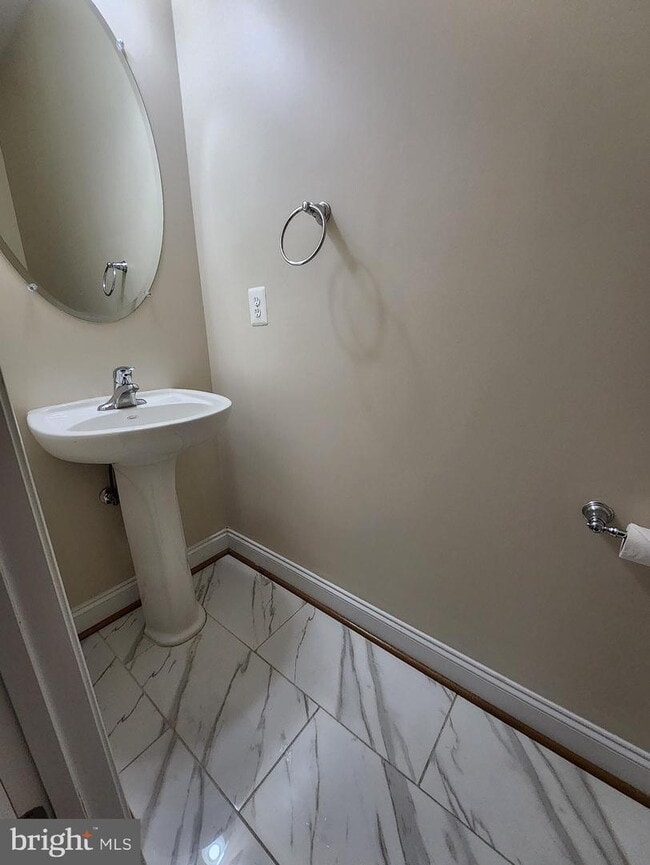 Building Photo - 15886 Mackenzie Manor Dr