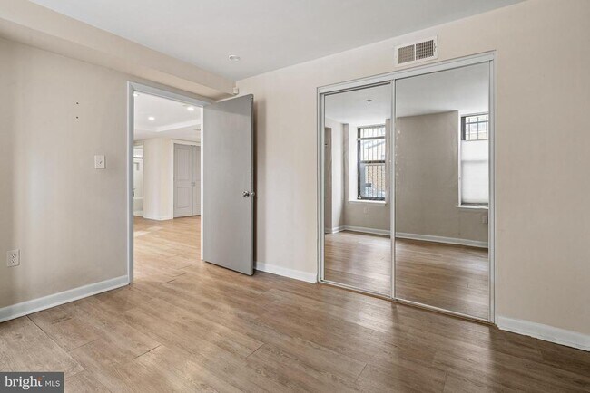 Building Photo - 2633 Adams Mill Rd NW