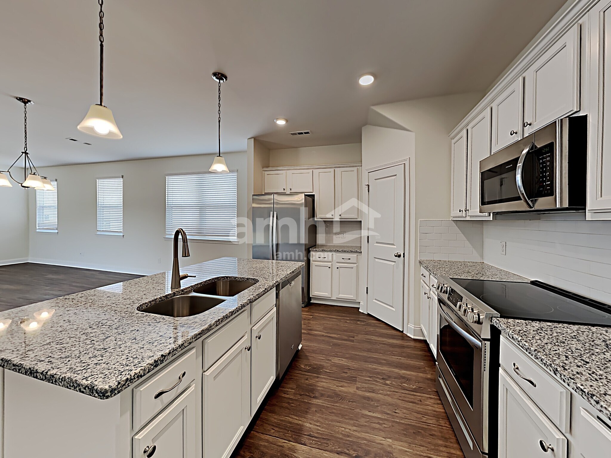 Building Photo - 406 Otter Trail