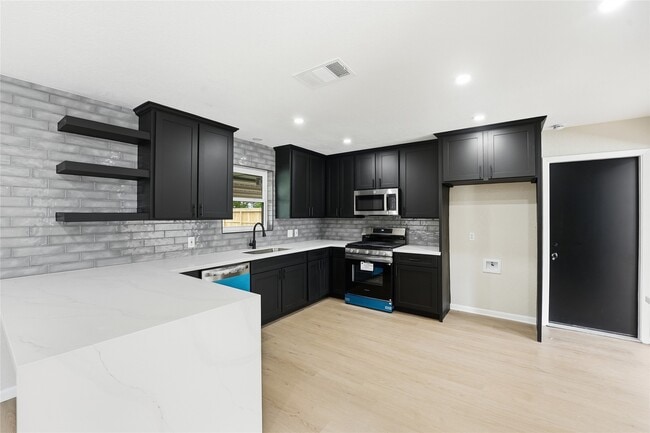 Building Photo - 8931 Blankenship Dr