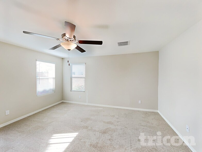 Building Photo - 8023 W Albeniz Pl