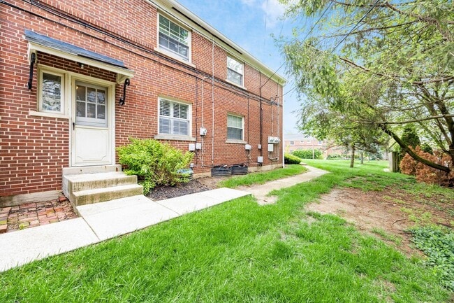 Building Photo - 1775 Northwest Ct
